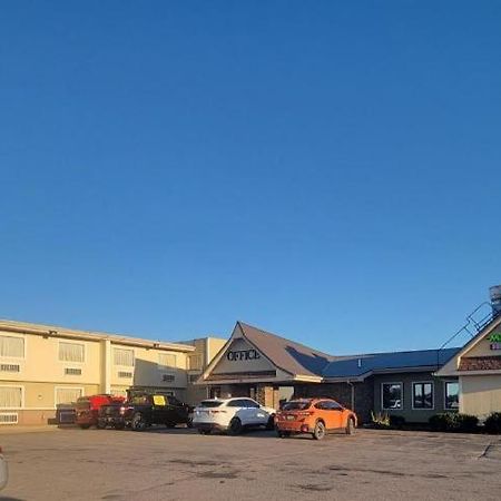 デイズ イン バイ ウィンダム ウェスト ブランチ アイオワ シティ エリア West Branch エクステリア 写真